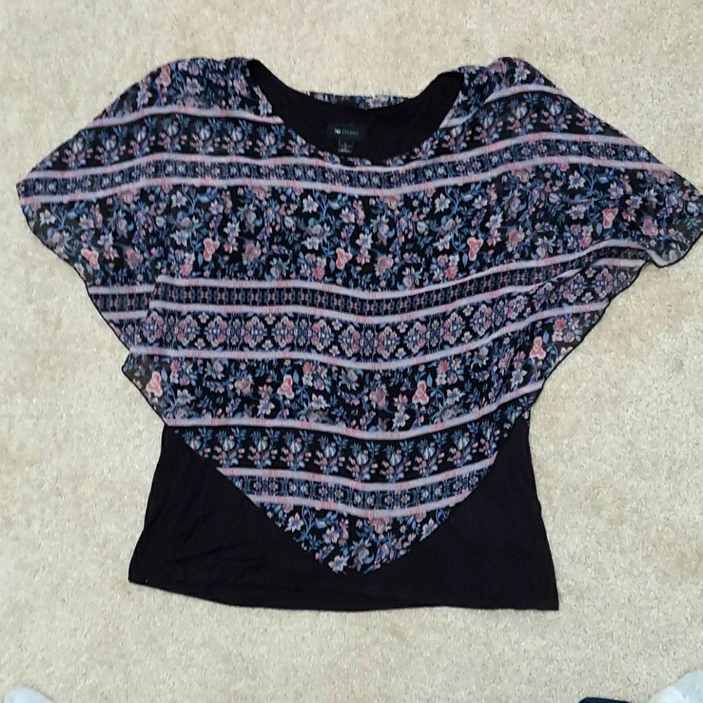 🥳 SALE 🥂  Dressy poncho top w/ built in tank top